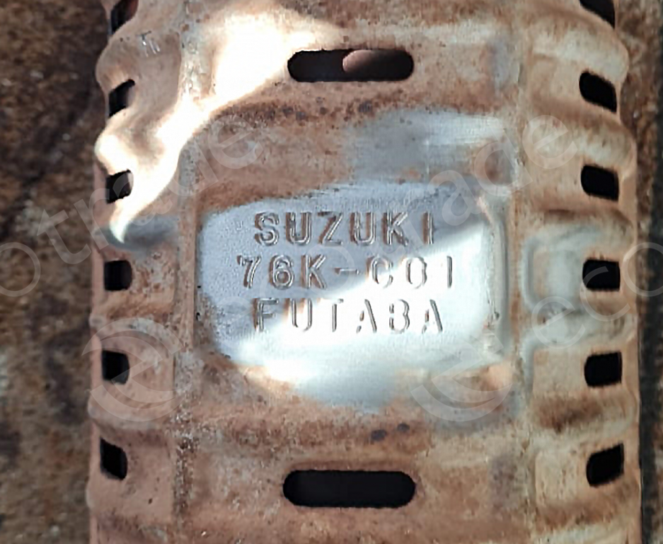 SuzukiFutaba76K-C01Katalizatory