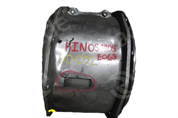 Hino - Isuzu-S1805E068المحولات الحفازة