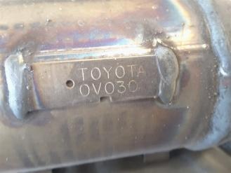 Toyota-0V030Katalizatoriai