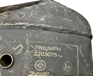 Triumph-2203075उत्प्रेरक कनवर्टर