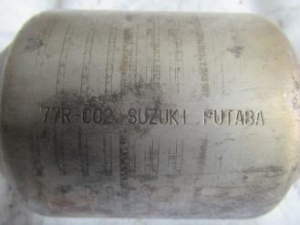 Suzuki-77R-C02Katalizatory