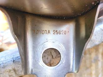 Toyota-25620Katalizatoriai